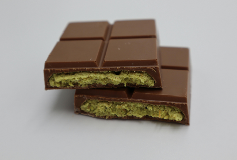 HRプロテインと夜食の付き合い方|サロン経営の差別化と売上向上を実現するワールドジャパン株式会社の提案