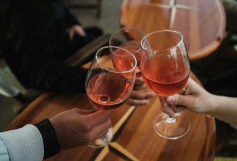 HRプロテインとお酒の相性は?サロン経営に活かす導入メリットと効果